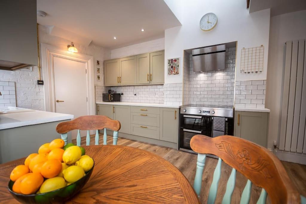 4-Bed Botanical Retreat Vila Plymouth Exterior foto