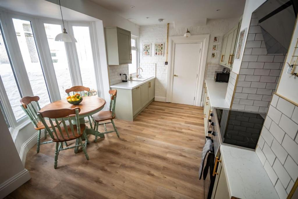 4-Bed Botanical Retreat Vila Plymouth Exterior foto